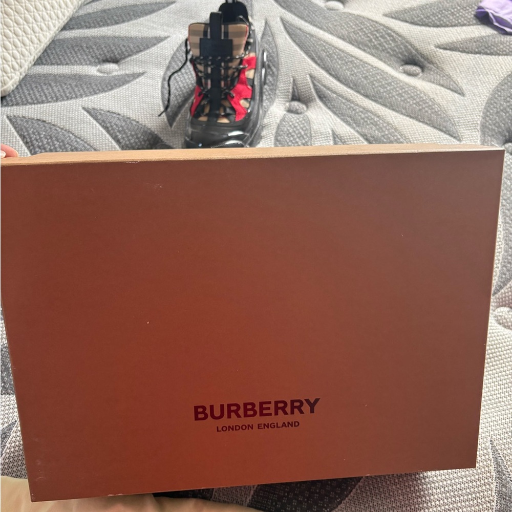 Burberry Arthur Archive Sneakers - Picture 9 of 10